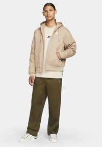 Nike Sportswear PREM ESSNTL SUST - Camisola de manga comprida - rattan