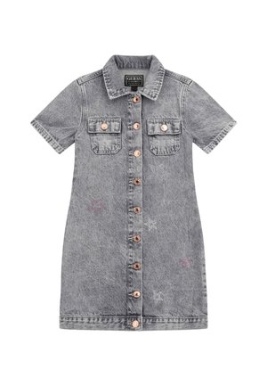Robe en jean grise, avec des manches courtes, deux poches poitrine et fermeture à boutons en or rose. Décorée de motifs étoilés en rose et en argent.