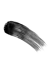 Swatch di mascara nero con finitura lucida, caratterizzato da colpi di pennello sottili e allungati e una texture liscia su sfondo bianco.