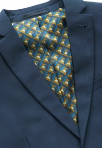 Next Colbert - blue