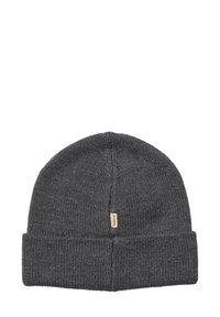Grijze gebreide beanie met een omgeslagen rand, voorzien van een geribbelde textuur en een klein stoffen label dat aan de zijkant is gestikt.