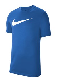 T-shirt bleu à manches courtes en coton avec un col rond, arborant un logo swoosh Nike blanc à l'avant. Texture lisse, coupe décontractée.
