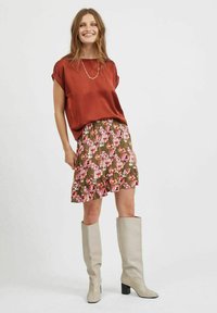 VILA VIELLETTE ochra