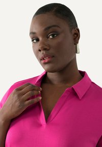 Ulla Popken SHORT SLEEVE - Poloshirt - fuchsia pink