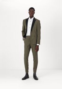 Lindbergh Kostiumas - olive