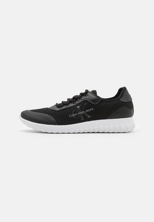 EVA RUNNER MONOLOGO - Sneakers basse - black