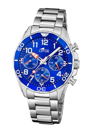 Edelstahl-Chronographenuhr mit blauer Zifferblatt, weißen Stundenmarkierungen und drei Unterzifferblättern. Verfügt über ein silbernes Gliederarmband und orangene Akzente.