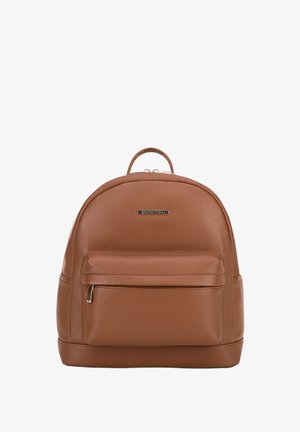 Sac à dos en cuir marron avec une finition texturée, une forme arrondie, une poignée supérieure et une poche zippée à l'avant avec des accents en métal doré.