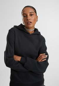 Urban Classics FLUFFY - Sweat à capuche - black