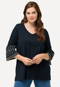 Ulla Popken EMBROIDERED TULIP SLEEVE TEE - Langarmshirt - navy blue