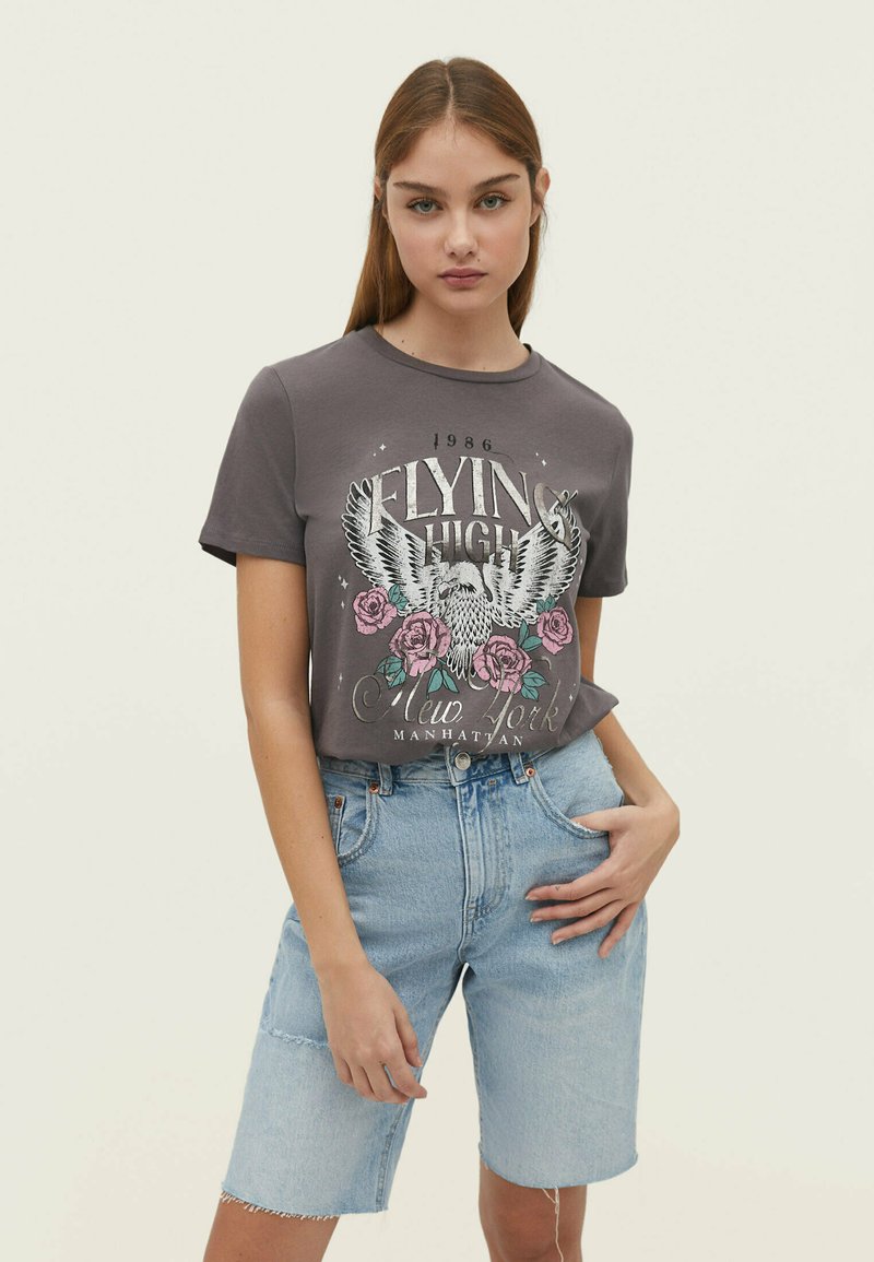 Stradivarius SHINY GRAPHIC - T-shirt con stampa - silvercoloured ...