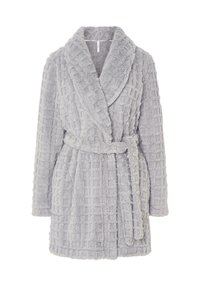 Bata de baño de felpa gris con un patrón texturizado, cuello de chal, cinturón de lazo y mangas largas. La tela suave ofrece un aspecto y una sensación acogedores.