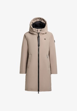 Beez värvitud veekindel jakk, millel on kapuuts, täispikk tõmblukk, kaks küljetaskut ja logoga detail. Pehme tekstuur ja keskmise pikkusega disain.