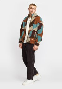 REVOLUTION Fleecejas - brown