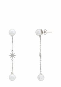 Pendientes colgantes que presentan dos perlas blancas, cadenas de plata y un acento en forma de estrella con piedras transparentes en el centro.