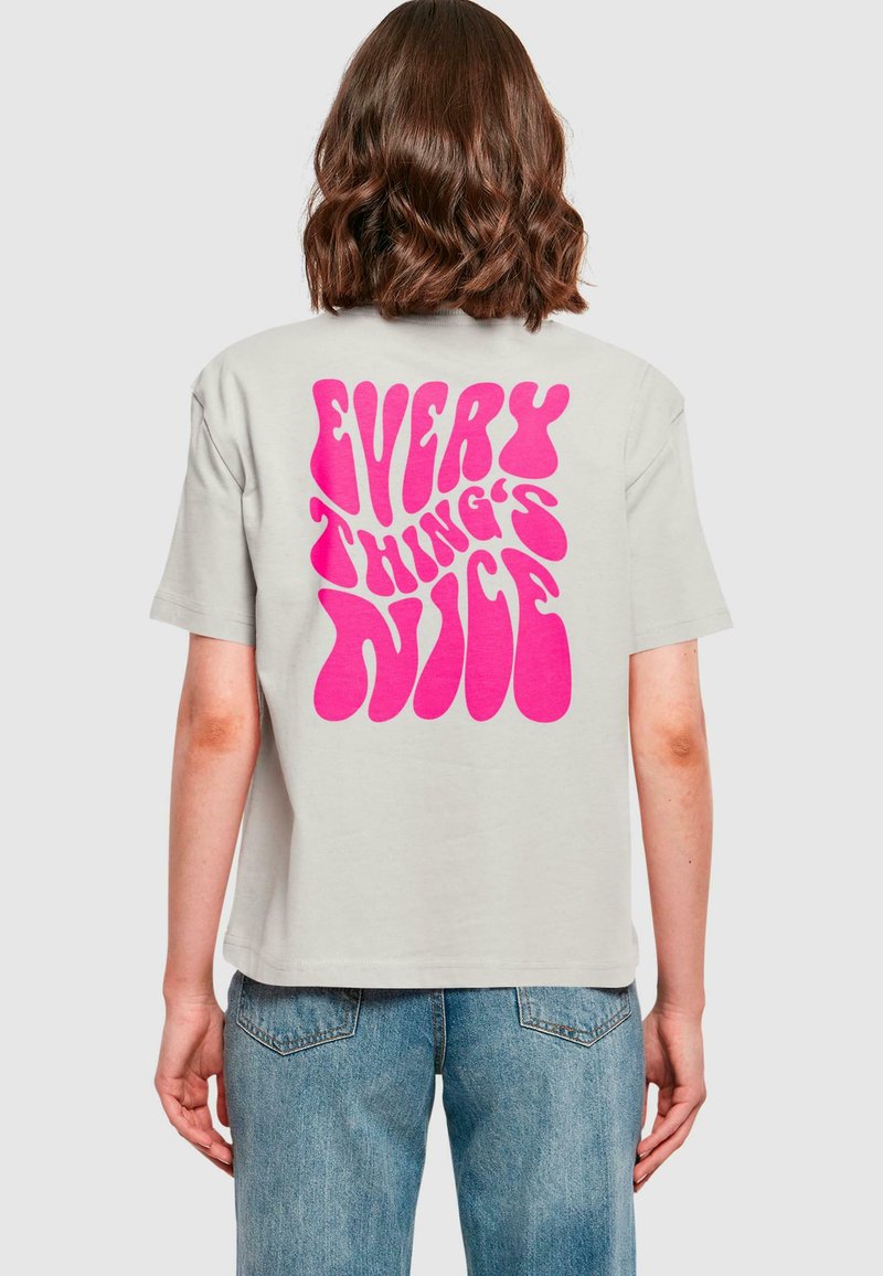 Mister Tee EVERYTHING IS NICE - T-shirt imprimé - lightasphalt
