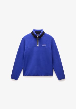 Sudadera de forro polar azul con cuello alto, con un ribete negro, media cremallera en el frente y un pequeño logo en el pecho. Textura suave, diseño informal.