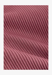 Kijelölve, new pink