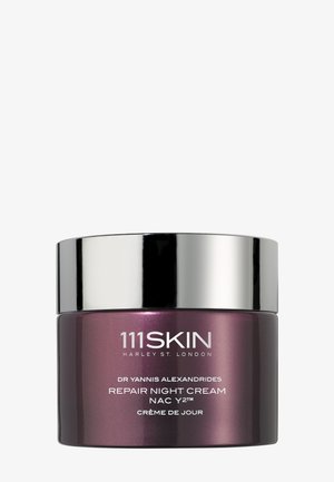 Lila Dose der 111SKIN Repair Night Cream NAC Y2 von Dr. Yannis Alexandrides mit glänzendem silbernem Deckel.