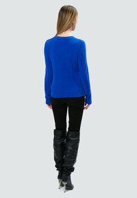 INFLUENCER Strickpullover - royal