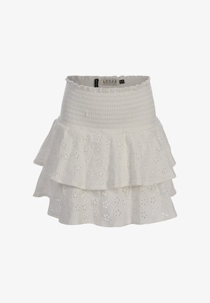 Witte gelaagde minirok met geplooide tailleband en kantstof met oogjes en bloemmotief.