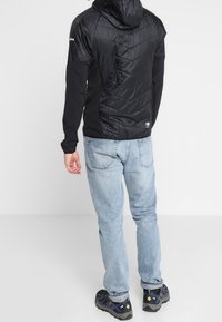Salewa Běžecká bunda - black
