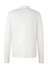 Ein schlichter weißer Langarmshirt, von hinten gezeigt, mit einem einfachen Kragen und einem glatten, einfarbigen Stoff.
