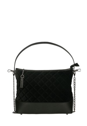 Sac en velours matelassé noir avec un fond en cuir lisse, doté d'une bandoulière chaîne amovible et d'une fermeture éclair. Forme rectangulaire avec une poignée étroite.