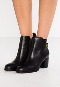 Lauren Ralph Lauren Ankelboots - black