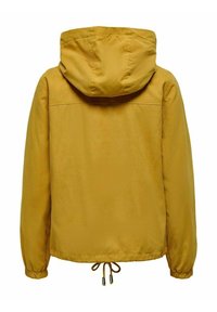 Hořčicově žlutá bunda s kapucí a šňůrkou na spodním lemu, vyrobená z hladkého materiálu, se jednoduším designem a elastickými manžetami.