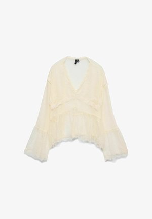 Kremowa bluzka z długim rękawem z koronkowymi detalami, dekoltem w kształcie litery V i rozszerzanymi mankietami, z karbowanym dołem i delikatnym przezroczystym materiałem.