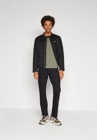 Lacoste Basic póló - khaki