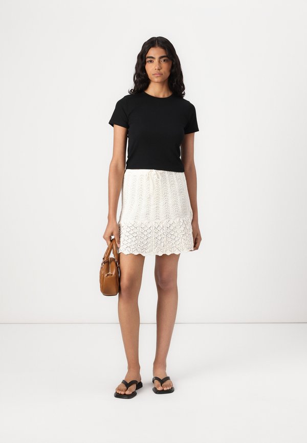 ONLELLI SHORT - Basic T-shirt2