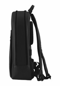 Zaino nero con materiale sintetico liscio, design sottile, schienale imbottito, due cerniere laterali e spallacci regolabili.