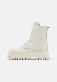 Wybrany, winter white