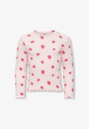 Μπλούζα με μακριά μανίκια σε ροζ ριμπ ύφασμα, με διάσπαρτες εκτυπώσεις κόκκινων φραουλών και τελείωμα με κρόσσια στις άκρες των μανικιών.