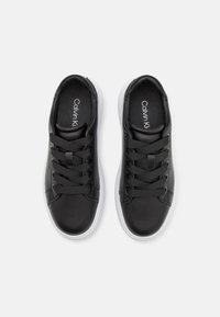 Calvin Klein CUPSOLE LACE UP - Sporta apavi - black
