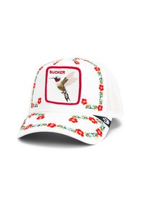 Gorra de béisbol blanca con bordado floral en rojo y verde, que presenta un parche rectangular con una ilustración de un colibrí y el texto "SUCKER".