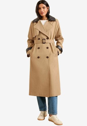 Trenčkot - detachable black faux leather collar camel mix