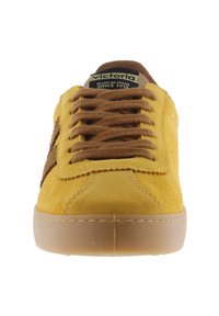Victoria Shoes BERLIN CICLISTA LOW - Baskets basses - mostaza
