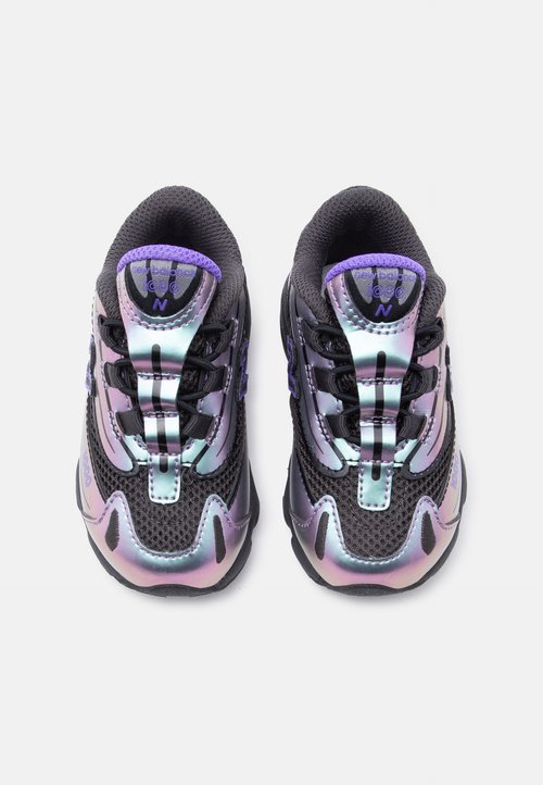 New Balance M1000 UNISEX - Zapatos de bebé - black/electric indigo — photo 4