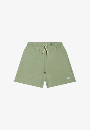 Pantaloncini verde chiaro con coulisse, vita elastica, tasche laterali e piccolo logo bianco New Balance sulla parte inferiore della gamba sinistra.