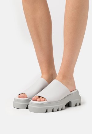 Copenhagen Studios, Mules à talons - light grey