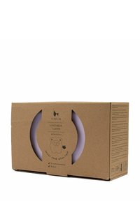 Smeđa kartonska ambalaža za ručak s izrezom koji otkriva ljubičastu unutrašnjost, s grafikom medvjeda i oznakom biobaznog PLA materijala.