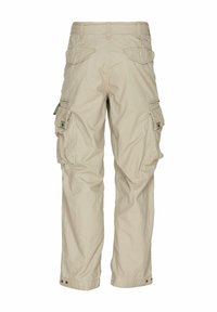Beige cargobroek met een ontspannen pasvorm, voorzien van meerdere zijzakken, versterkte stiksels en drukknoopsluitingen aan de zoom.