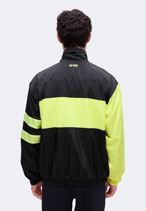 Nike i96 Repel Woven Track Jacket 'Black Lemon Venom' — foto 3