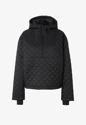 Sort quiltet hættejakke med halv foran lynlås og forlængede manchetter på lange ærmer, designet til koldt vejr.