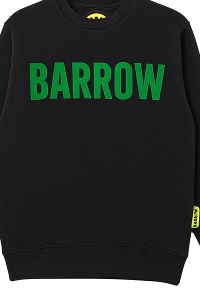 Felpa nera con grande testo verde "BARROW". Presenta un collo rotondo, polsini e orlo a coste. Piccola etichetta gialla del marchio sulla manica.