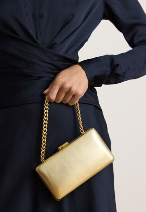 Lauren Ralph Lauren, METALLIC NAPPA SMALL FRANKI CLUTCH - Pochette - soft gold-coloured