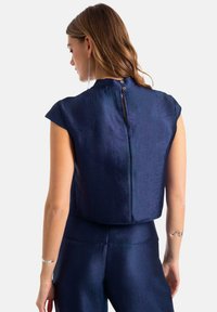 THE-ARE Blusa - blue